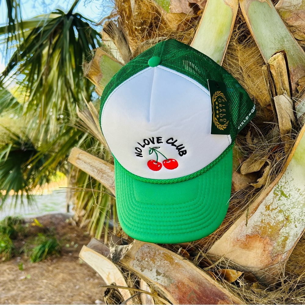 NWT Field Grade No Love Club Kelly Green White Trucker Hat